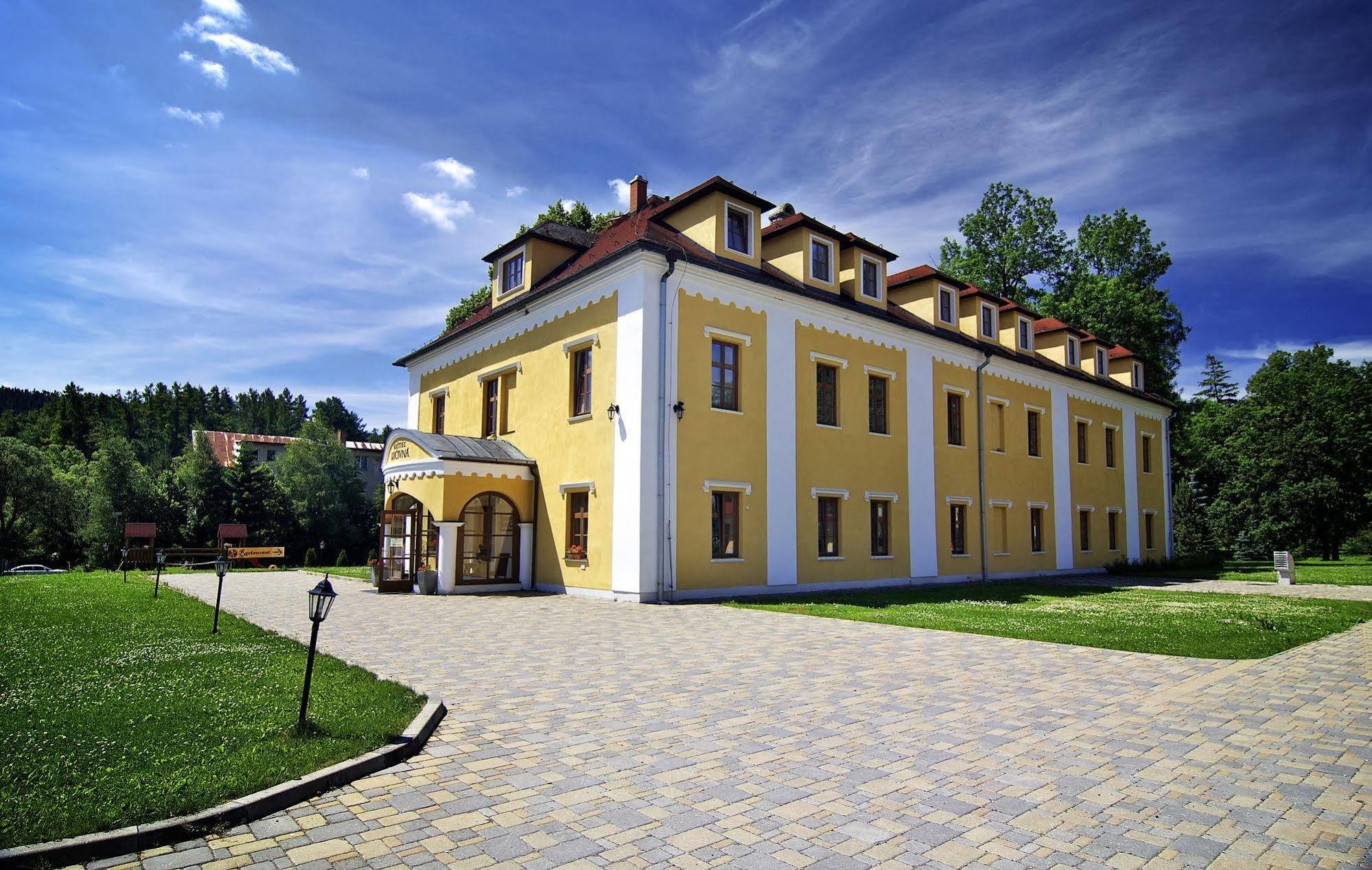 Hotel Kastiel Lučivná Exterior foto